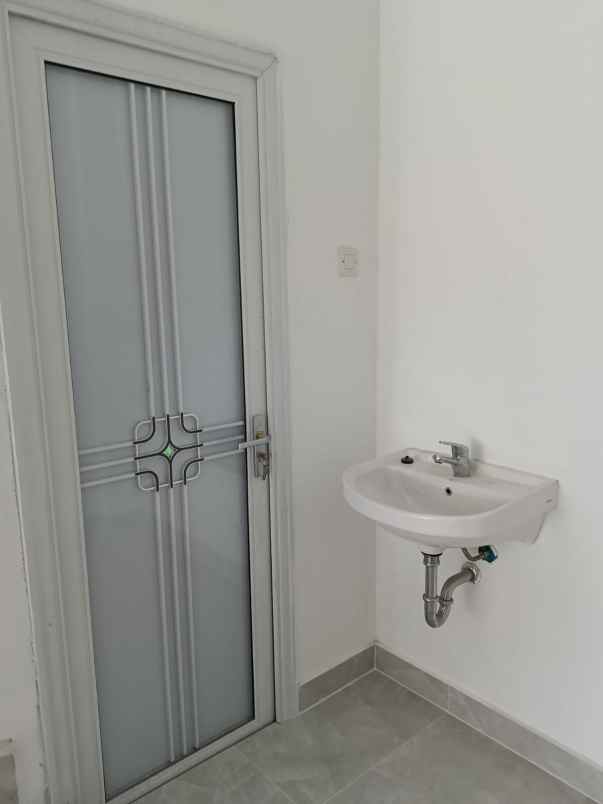 disewakan ruko gudang kantor jalan raya satelite indah