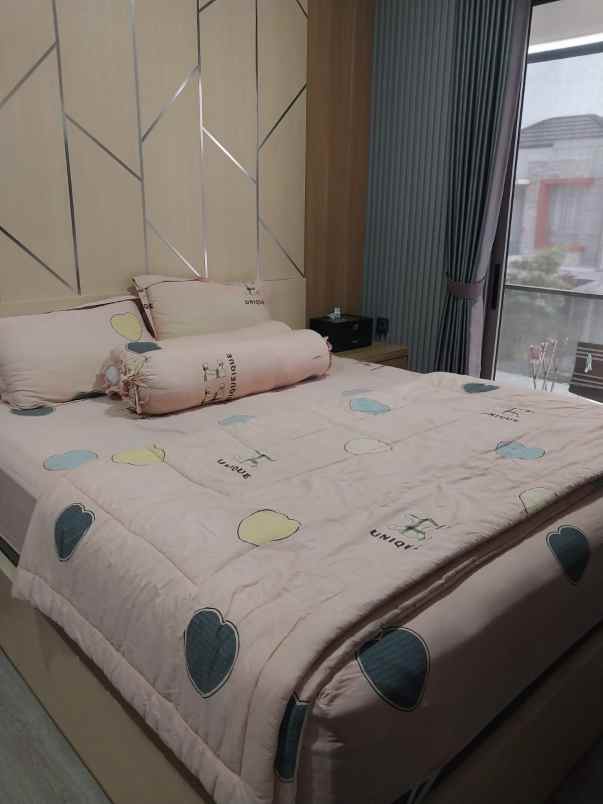 disewakan rumah cluster hawai cove pik2