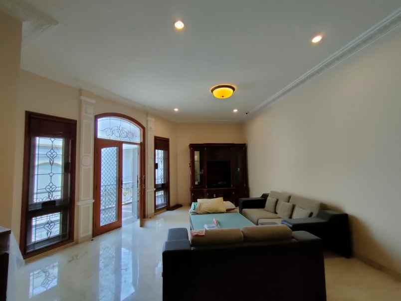 disewakan rumah jalan kecilung