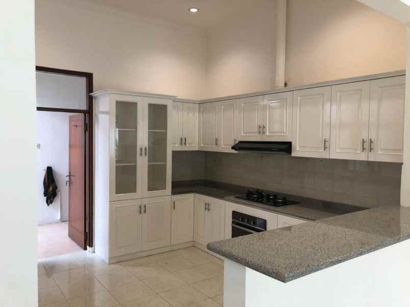 disewakan rumah jalan kemang dalam xi