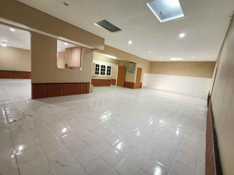 disewakan rumah jalan muara karang permai