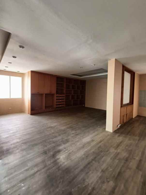 disewakan rumah jalan muara karang permai