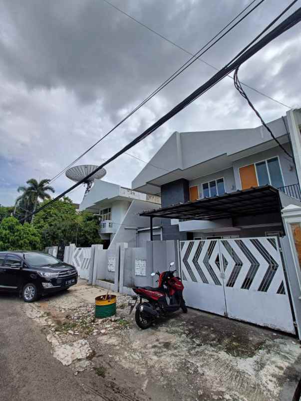 disewakan rumah jalan muara karang permai