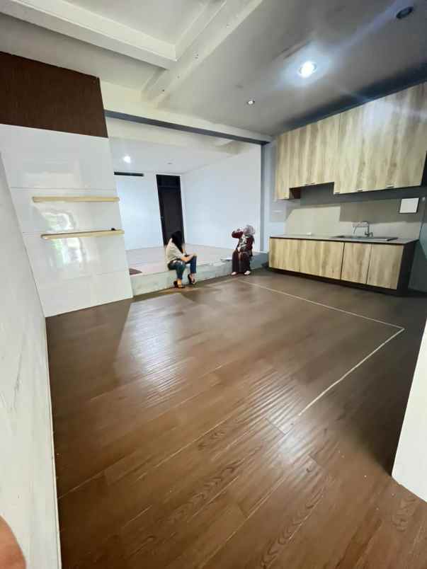 disewakan rumah jalan setrasari