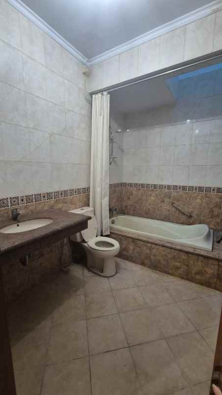 disewakan rumah janur kuning residence