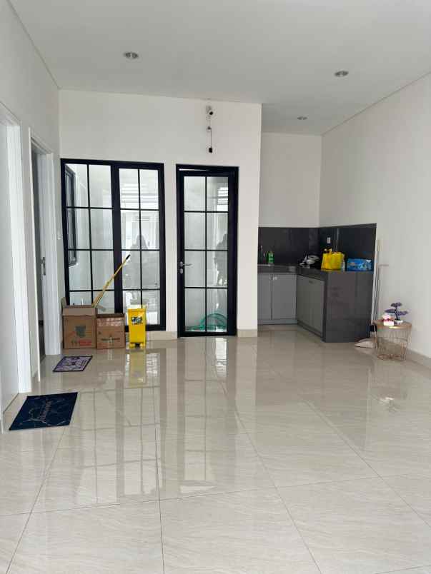disewakan rumah lavon cluster citrine semi furnish