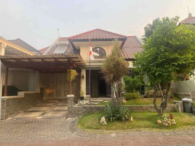 disewakan rumah south emerald mansion