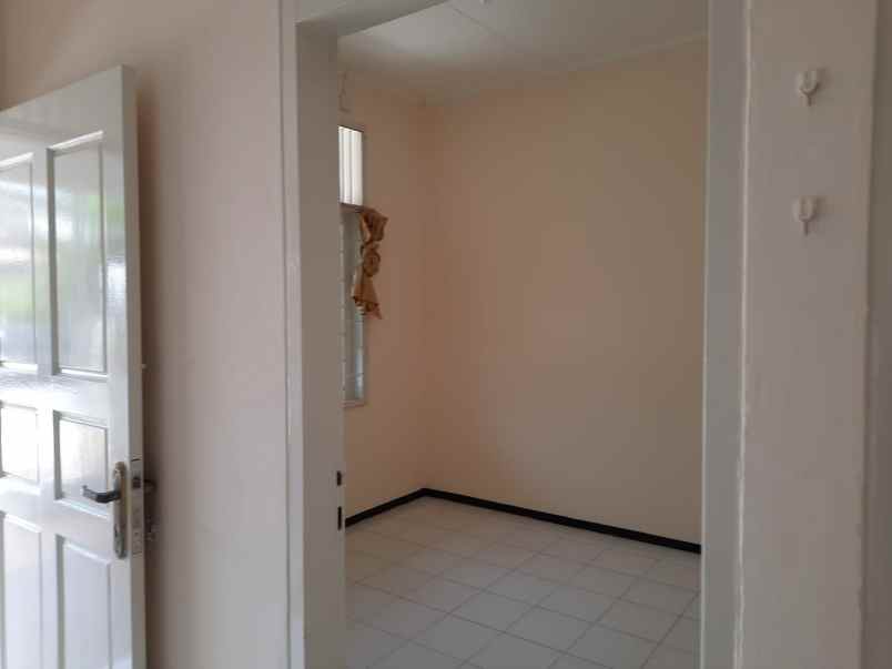 disewakan rumah sutorejo