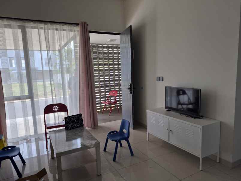 disewakan rumah suvarna sutera cluster