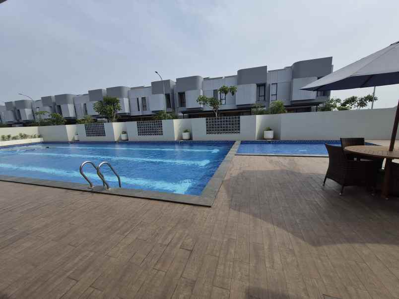 disewakan rumah suvarna sutera cluster
