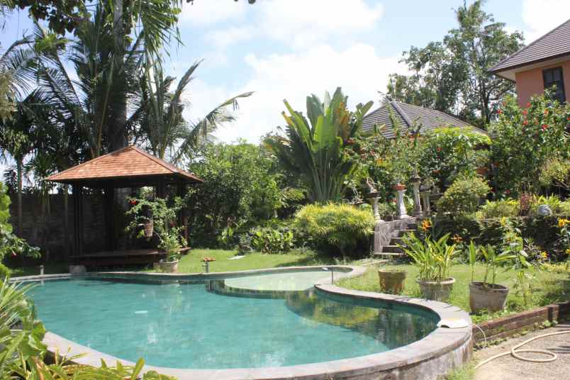 for rent in a tree lined villa