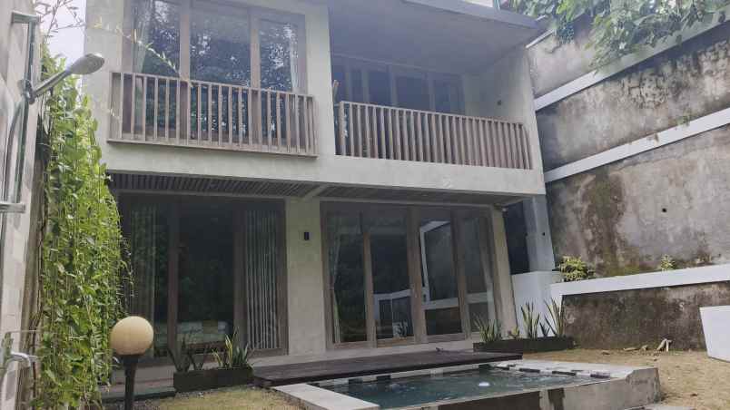 for sale a prime land and villa complex