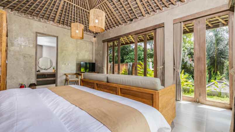 for sale a prime land and villa complex