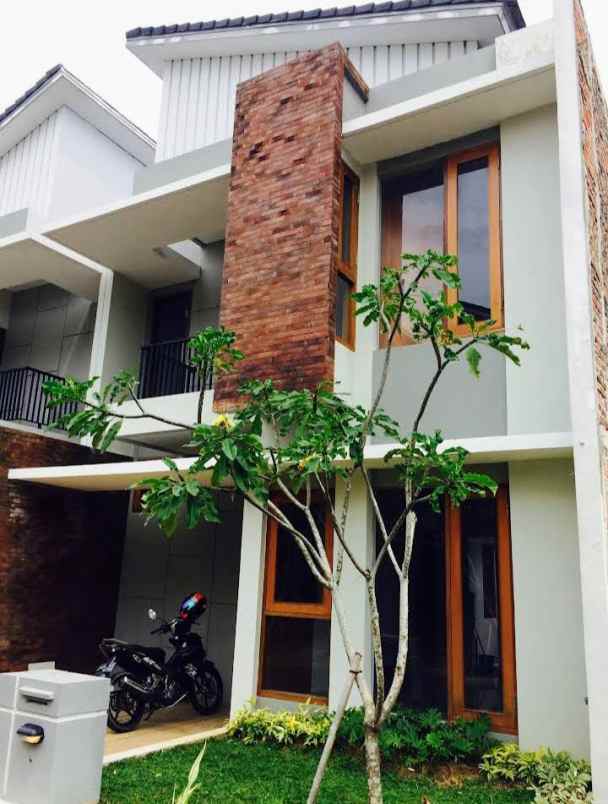 joglo town house rumah siap huni jual cepat