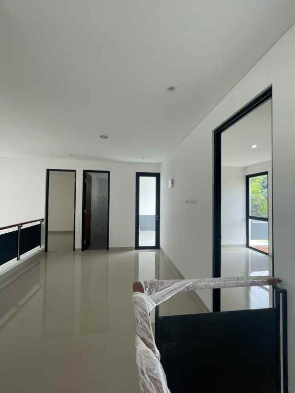 jual rumah baru cantik minimalis di bintaro sektor 9