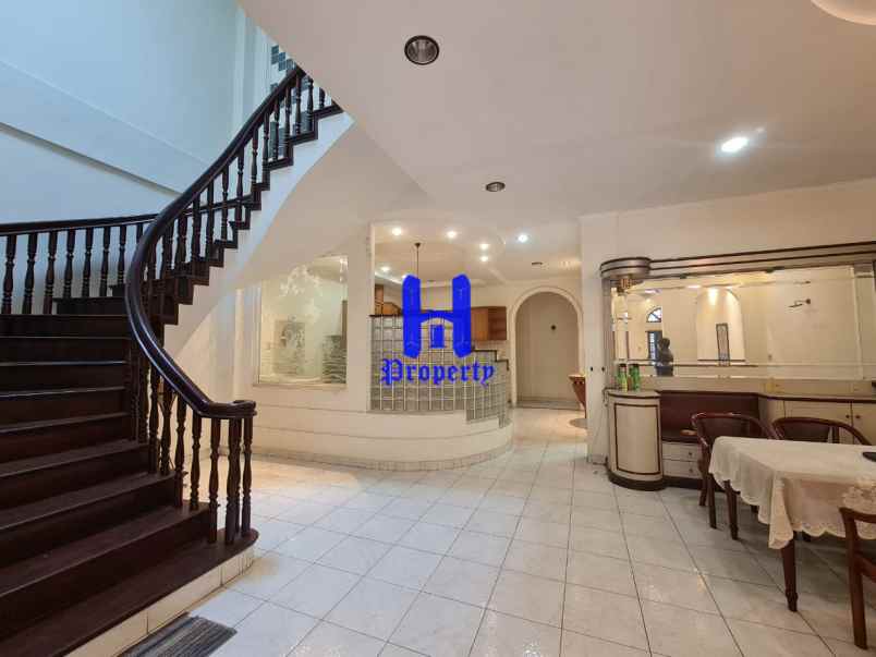 jual rumah baru renov di komplek taman polonia 3 medan