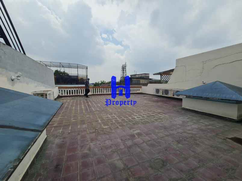 jual rumah baru renov di komplek taman polonia 3 medan