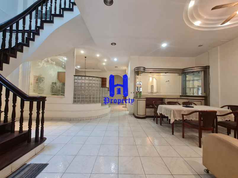 jual rumah baru renov di komplek taman polonia 3 medan