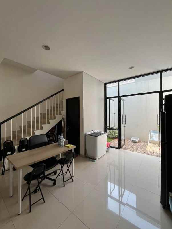 jual rumah cantik di citra grand cbd cibubur