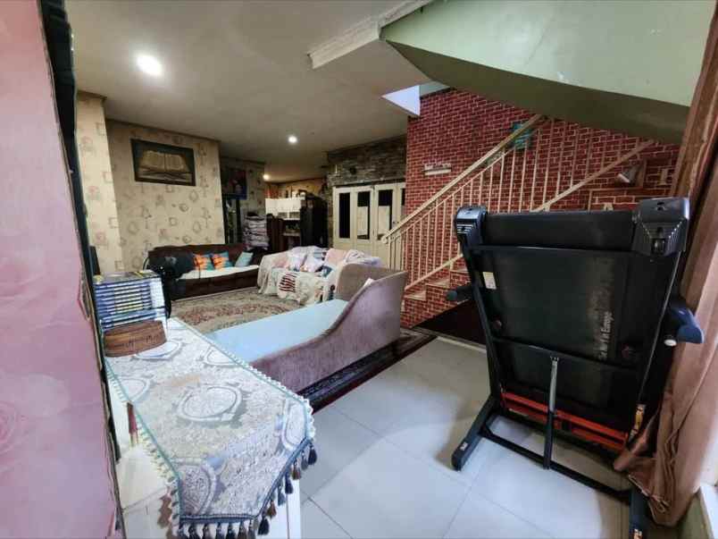 jual rumah hook 10 kamar di green garden rorotan