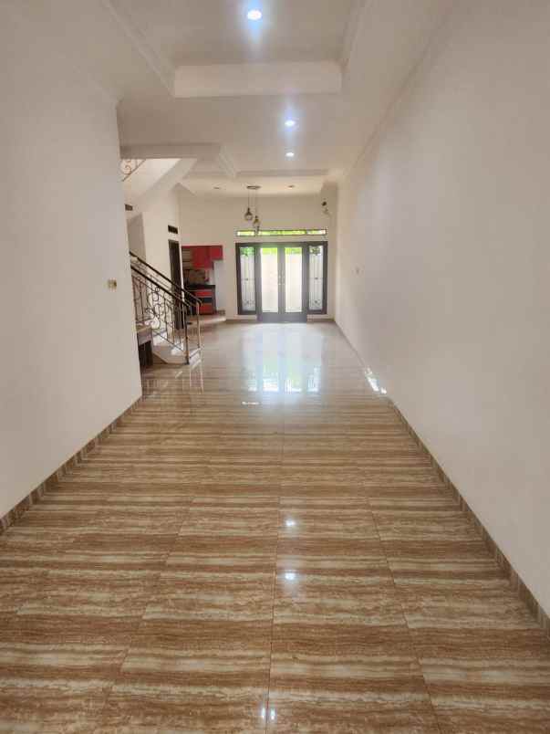 jual rumah mewah jl karyawan ciledug tanggerang