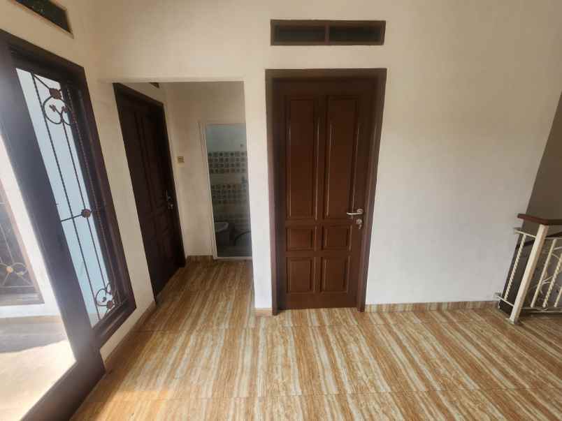jual rumah mewah jl karyawan ciledug tanggerang