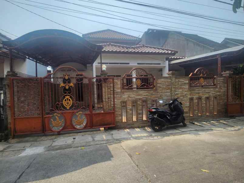 jual rumah mewah jl karyawan ciledug tanggerang