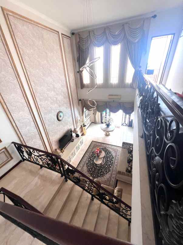 jual rumah mewah private pool pejaten