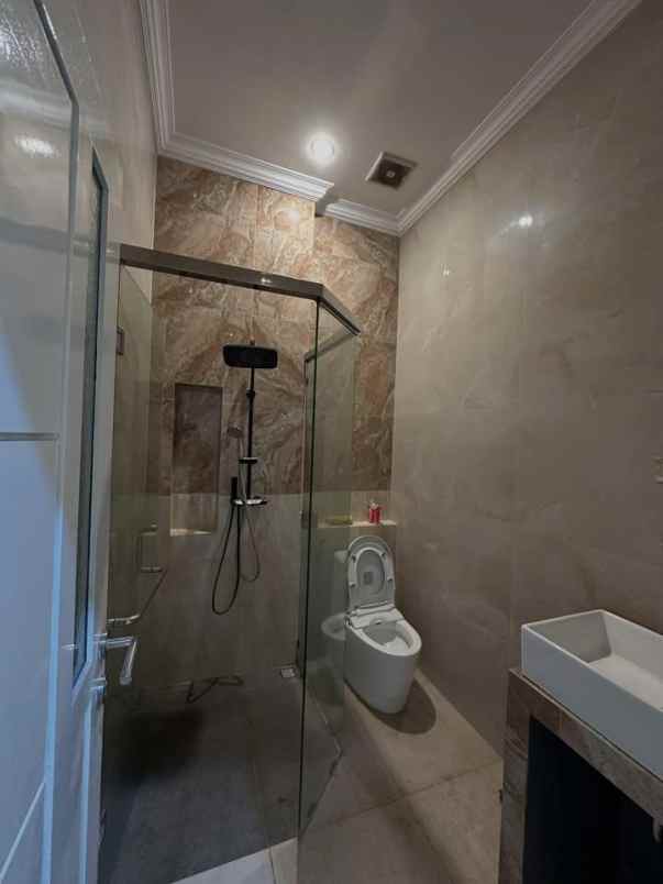 jual rumah siap huni bagus di citraland surabaya barat