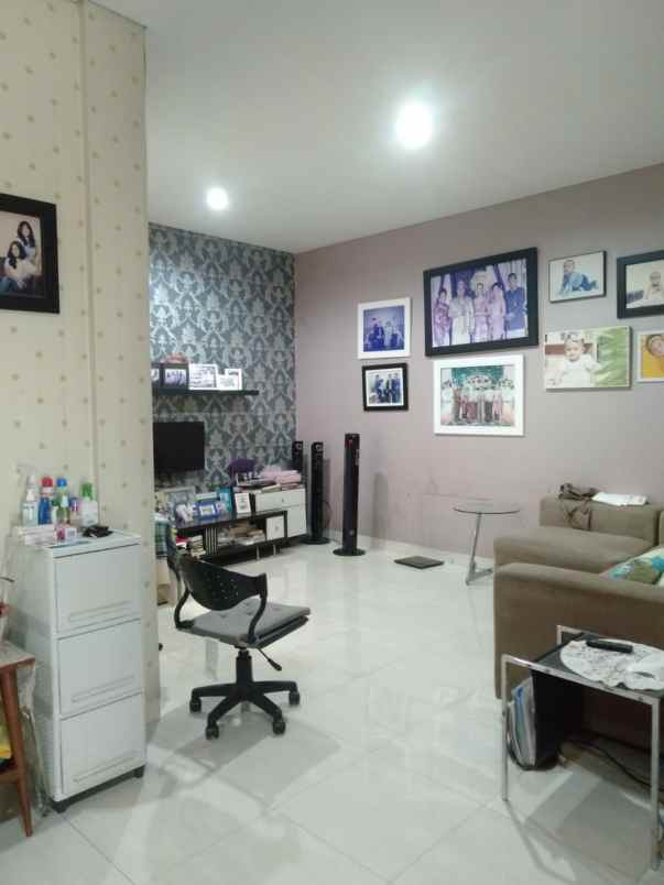 jual rumah siap huni raffles hills cibubur