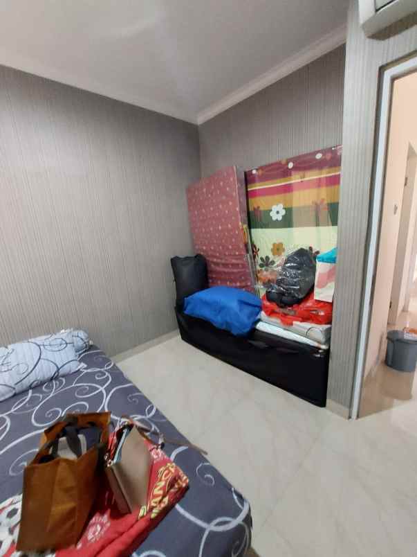 jual rumah taman palem lestari