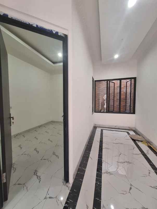 model keren brand new rumah taman ratu