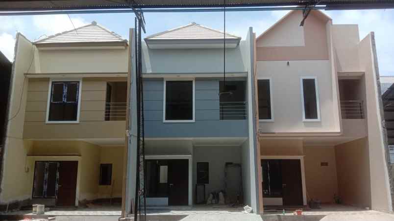 new gress rumah 2 lantai area petemon surabaya barat
