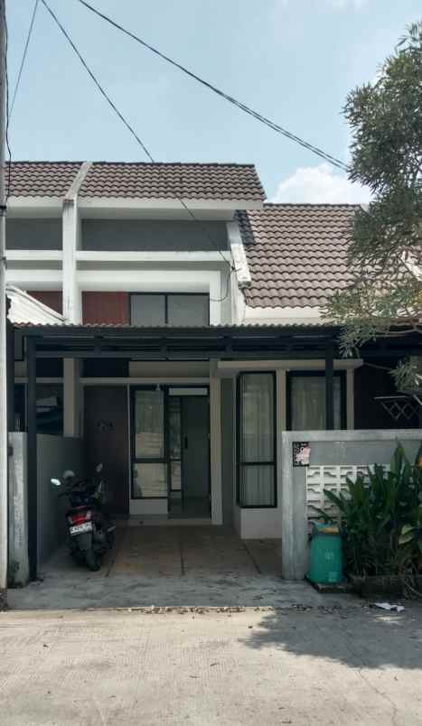 over kredit 48jt rumah dekat pasar parung bogor