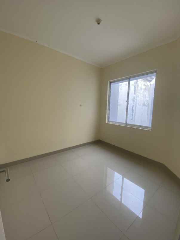 ruko disewakan di casajardin 3lantai bebas banjir