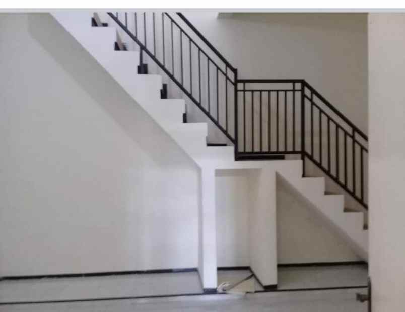 rumah 1 5 lantai saxophone tunggul wulung malang