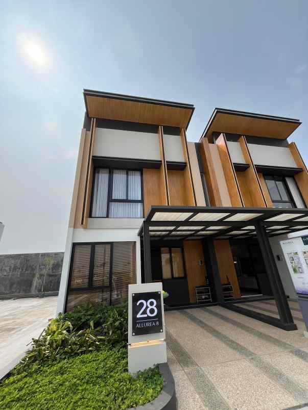 rumah 1m an persis samping bandara