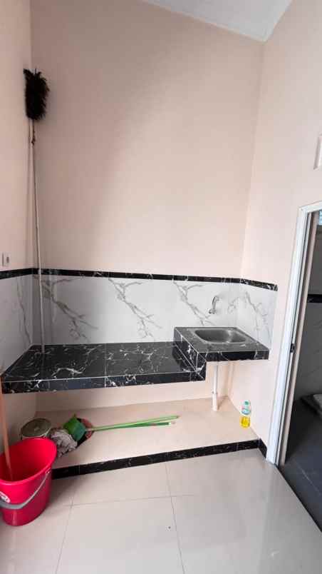 rumah 2 lantai 4 kt banguntapan diskon cash rp300 juta