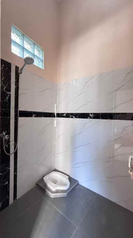 rumah 2 lantai 4 kt banguntapan diskon cash rp300 juta