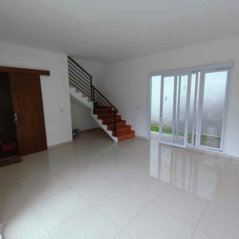 rumah 2 lantai dalam cluster bojong koneng cikutra