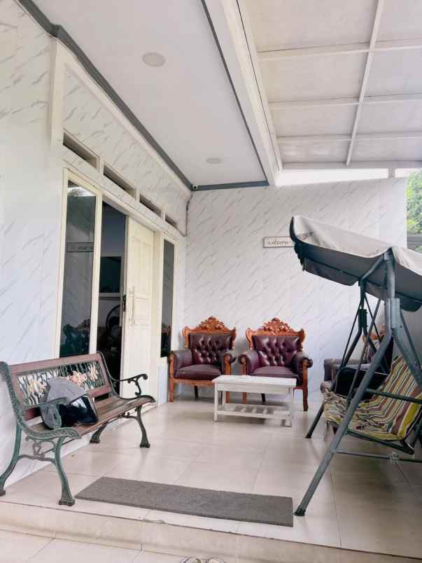 rumah 2 lantai dengan mushola carport luas di ulujami