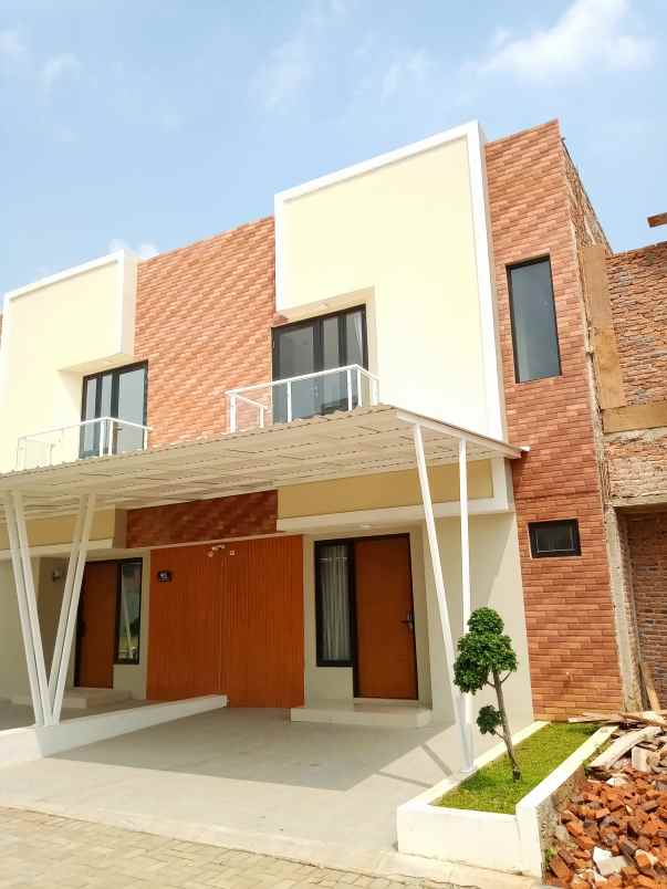 rumah 2 lantai di pamulang barat dekat toll bsd