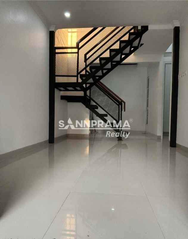 rumah 2 lantai disain mewah di beji depok