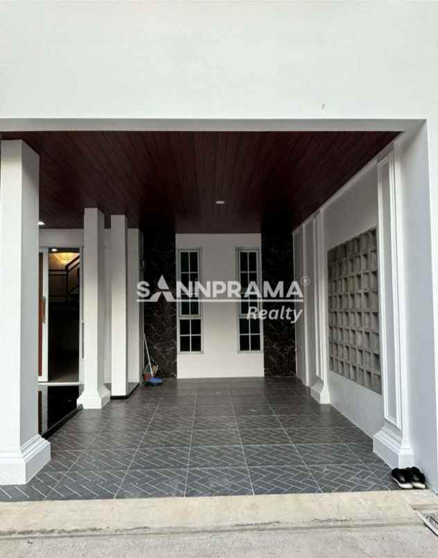rumah 2 lantai disain mewah di beji depok