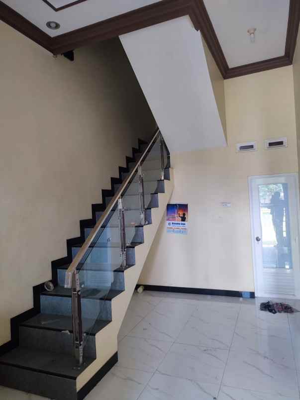 rumah 2 lantai riverland kalirejo lawang