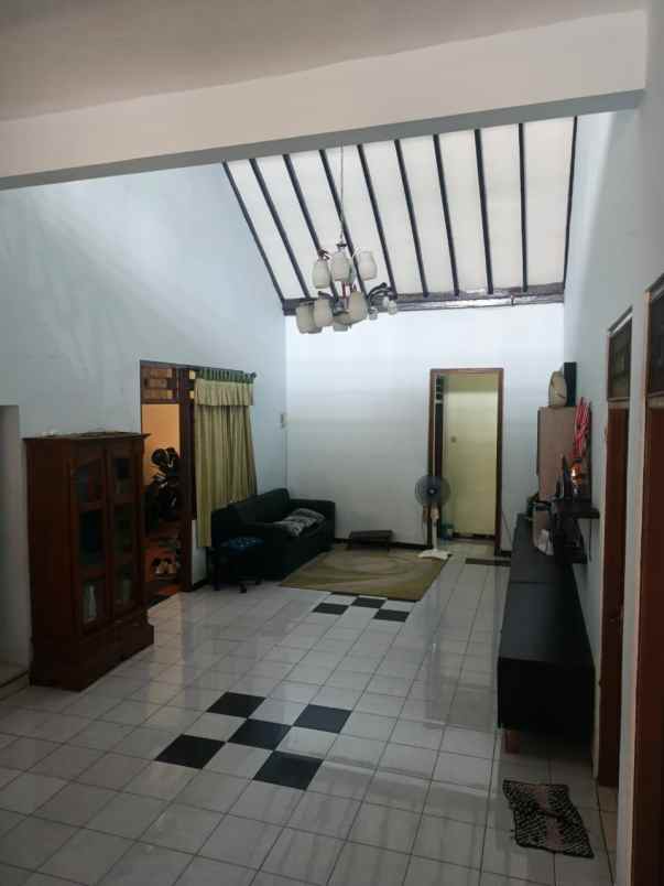 rumah 2 lantai siap huni 5 menit ke malioboro