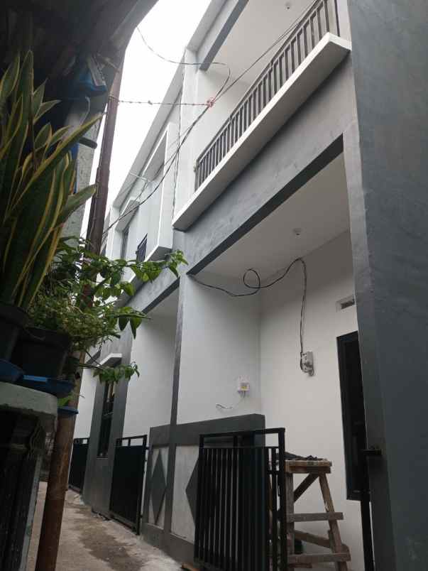 rumah 2 lantai terlaris dekat stasiun lenteng agung