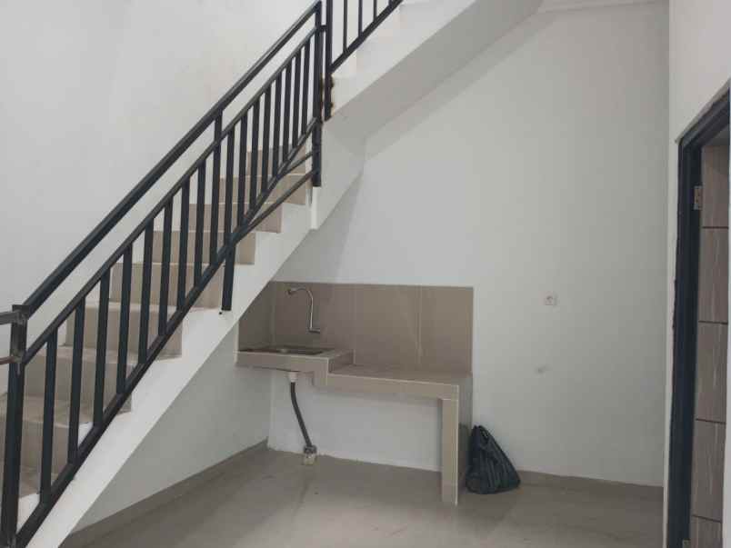 rumah 2 lantai terlaris dekat stasiun lenteng agung