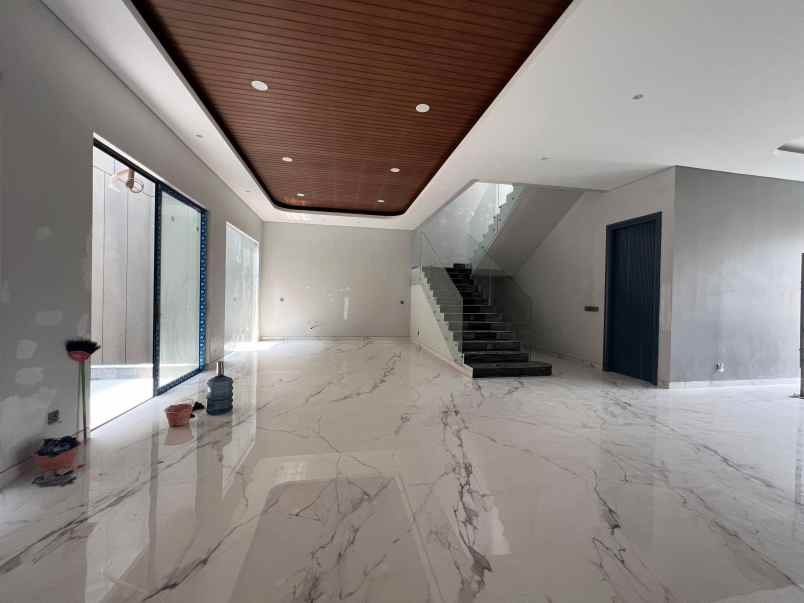 rumah 3 lantai waterfront selangkah dari cbd citraland