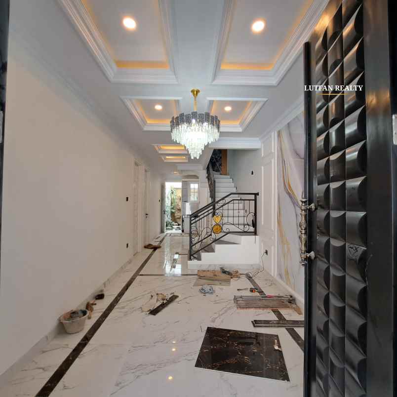 rumah american classic dekat stasiun lenteng agung